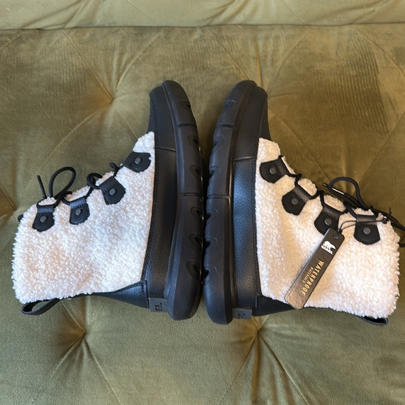 Sorel Explorer II Joan Cozy Boot - Picture 6 of 8